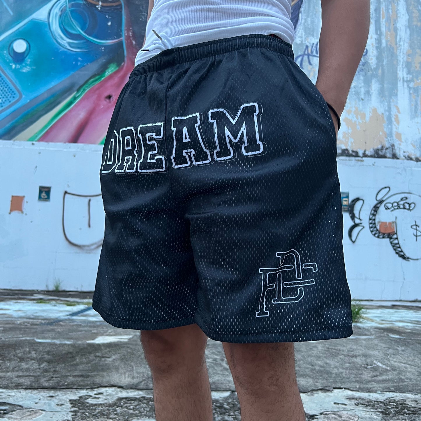 DREAM BLACK SHORT